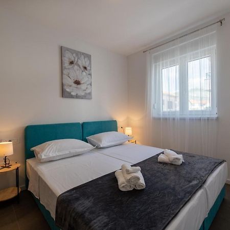 Apartments Maya & Tina Trogir Buitenkant foto