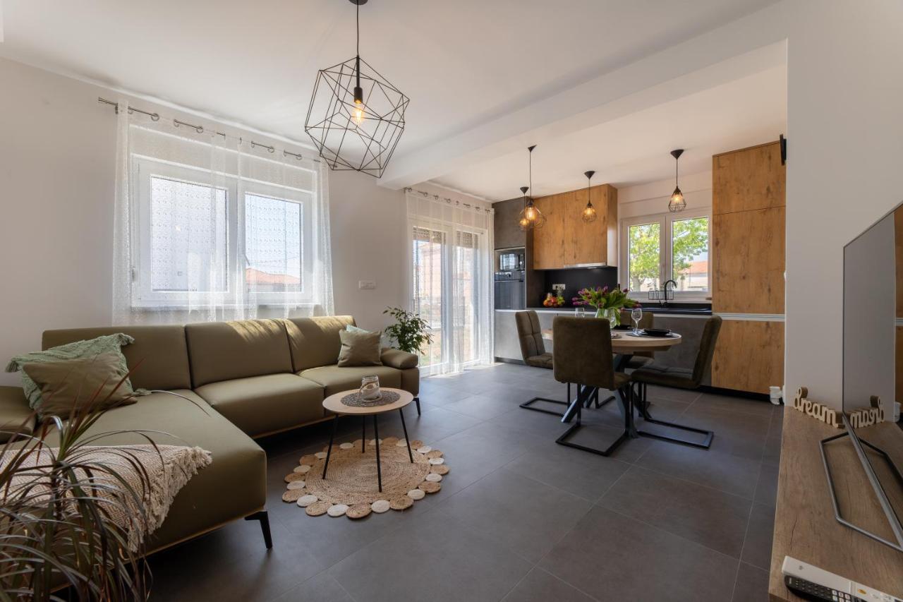 Apartments Maya & Tina Trogir Buitenkant foto