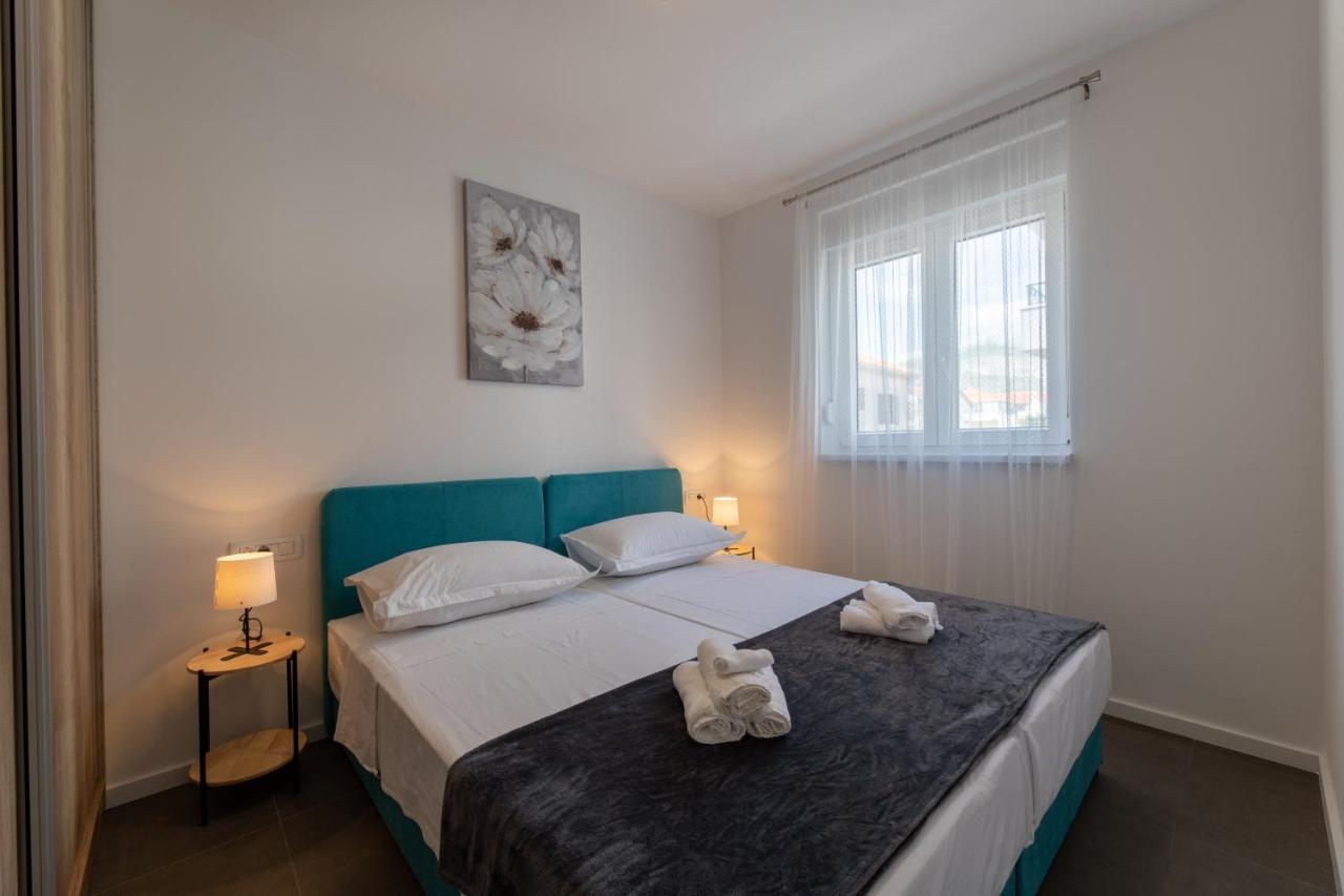 Apartments Maya & Tina Trogir Buitenkant foto
